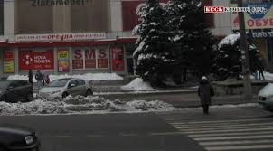 На видео с камер наблюдения видно, что павлов приставлял к груди оружие. Muzhchinu Sbili Na Zebre Na Socgorode Naprotiv Fokstrota V Krivom Roge Novosti Krivogo Roga