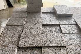 Đá granite vàng nhạt Bình Định băm mặt 30x60x2cm - TopMat- cung cấp đá tự  nhiên ốp tường, đá lát sân vườn