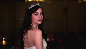 A Cinderella Story Sequel Busts Out Dancing Shoes In First Trailer A Cinderella Story Sofia Carson Cinderella Sofia Carson