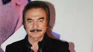 Orhan gencebay (born orhan kencebay, 4 august 1944) is a turkish musician, baglama virtuoso, composer, singer, arranger, music producer gencebay was born in the coastal town of samsun on 4 august 1944. Orhan Gencebay Kimdir Ve Kac Yasindadir