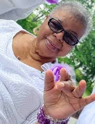 Lonnie Curtis's Instagram, Twitter & Facebook