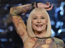Sulla rivista novella 2000 un paio di anni fa sono state pubblicate delle foto di raffaella carrà che hanno fatto molto discutere. Ti4p8pt2dtgfgm