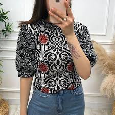 Zara Model Triko Bluz Fiyat 60 Tl S M L Bedenlere Uygundur Siparis Whatsapp In 2020 Floral Tops Fashion Women S Top