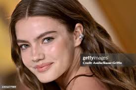 614 Florence Hunt Photos & High Res Pictures