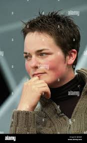 Ellen jung -Fotos und -Bildmaterial in hoher Auflösung