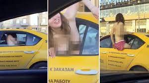 Mujer teniendo sexo en un taxi