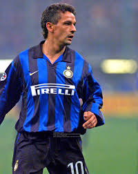 A unique footballer, capable of thrilling fans all over the world. Inter Lovers On Twitter Roberto Baggio Football Inter Milan