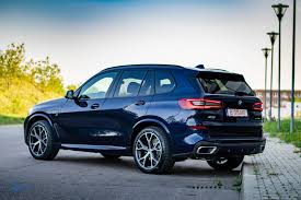 For a diesel it's smooth and quiet (sport mode synthesises some bass through the speakers but that's superfluous), and in the middle rev bands it's pretty well as lively as. 2020 Bmw X5 Xdrive45e Test Drive And Review