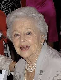 Gloria Crossland's Instagram, Twitter & Facebook