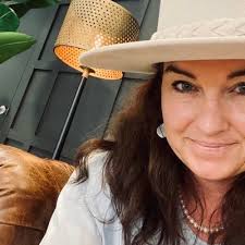 Tina Whitlock's Instagram, Twitter & Facebook