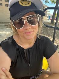 Kelley Graham's Instagram, Twitter & Facebook