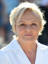 Il a une vraie pathologie" : Muriel Robin cash sur Pierre Arditi, elle ne  mâche pas ses mots