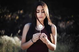 6 Signs You Are a Naive Person & What to Do about It - Learning Mind