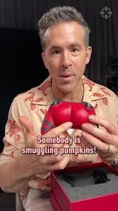 Larry Knuckles's Instagram, Twitter & Facebook