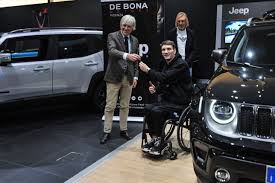 Questa mattina il padre di manuel bortuzzo il ragazzo rimasto recentemente ferito con un colpo di pistola in zona axa, si è recato in questura dove ha avuto un incontro con il questore e gli. Manuel Bortuzzo Supera L Esame Patente Speciale Per Guidare L Auto Regalata Dai Colleghi Di Papa Corrieredelveneto It