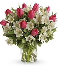 Valentine Romance Bouquet Veldkamp S Flowers Denver Florist Valentine Flower Arrangements Easter Flower Arrangements Valentine S Day Flower Arrangements