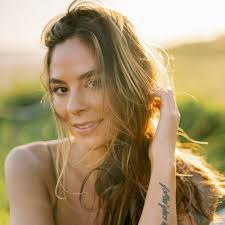 Melissa Blythe's Instagram, Twitter & Facebook