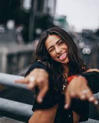 Gorgeous Street Style And Outdoor Portraits By Henry Jimenez Portrait Photography Women Outdoor Portrait Photography Portrait Photography Poses