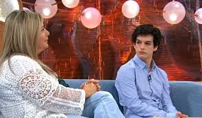 Vê o que diogo martins (dmartinsx2) descobriu no pinterest, a maior coleção mundial de ideias. Pazes Feitas Diogo Carmona E A Mae Acabam Com Guerra E Surgem Juntos Pela Primeira Vez Nacional Flash