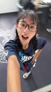 Kıyafet Değiştirme Akımı Yabancı