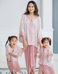 Name :tan sri sm nasimuddin sm amin date of birth : Pesona Nadia Nasimuddin Pewaris Naza Group Ibu 4 Anak Yang Cantik Ramping Nona