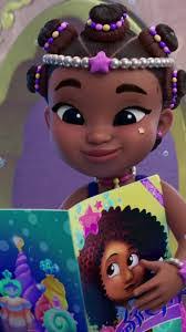 Ariel Raven's Instagram, Twitter & Facebook