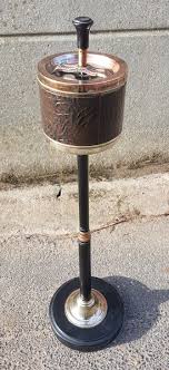 Maybe you would like to learn more about one of these? Broc Co Cendriers Vintage Cendriers Sur Pied Cendriers En Porcelaine Collector