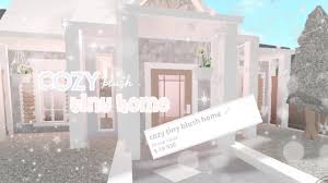 So if you're looking for a cheap, aesthetic, modern and amazing bloxburg house ideas, then here they are. 20k Cozy Blush Tiny Bloxburg Home Speed Build Jxnnavix Read Pinned Comment And Desc Youtube