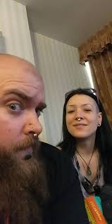 Brian Moeller (@_ipokeholes_)