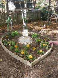 10 Memorial Garden Ideas Most Amazing And Also Stunning Pet Memorial Garden Memorial Garden Memory Garden Ideas