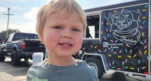 Sugar Addicts Mini Donut Truck at Atwood's in Gainesville