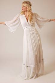 Tanti tocchi di stile che possono personalizzare un ricevimento e il carattere della sposa. Vintage Boho Wedding Dresses Vintage 70s White Boho Princess Wedding Dress Boho Princess Wedding Dress Vintage Wedding Dress Boho Princess Wedding Dresses