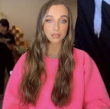 Emma Chamberlain Black And Blond Hair Pin By Ever King On Emma Chamberlain Emma Chamberlain Emma Chamberlain