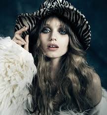 Abbey Lee's Instagram, Twitter & Facebook