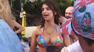 Emily Ratajkowski - Outtakes - Sports Illustrated Swimsuit 2015 - YouTube