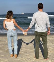 Check spelling or type a new query. 25 Stunning Beach Pregnancy Announcement Ideas Postpartum Party