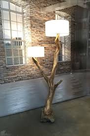 Stehlampe Mit Doppeltem Lampenschirm Aus Alter Eiche Auf Boulder Montiert Sehr Alter Boulder Doppeltem Eiche Diy Floor Lamp Cool Lamps Diy Flooring