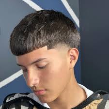 How much would you pay for this servce $??!!! •Follow @randy_blendz for  more content!! • • • #956 #losfresnostx #texasbarber #valleybarber  #brownsvillebarber #losfresnosbarber #barbershopconnect #gammaplus  #gammaplusna #lv3 #barber #barbersinctv ...