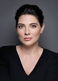 We spot our @jennakutcher Hardcover Issue! 🥂 On NYE, @jennakutcher graces  the cover of Auralis Magazine: The World's ONLY Hardcover Mag™. You will be  able to snag this STUNNING issue for free