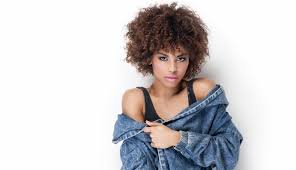5 coiffures a partir de petits chignons cheveux naturels afro. Quelle Coiffure Pour Mes Cheveux Crepus Magazine Avantages