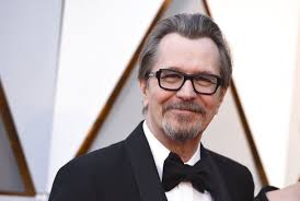 Gary Oldman Sebut Masa Kecanduan Alkohol Seperti di 'Neraka'