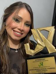 ❤️2025 fue un lienzo lleno de emociones… Pintado con luces de escenario,  aplausos que sanan y silencios que también hablan al corazón. Fue un año de  logros, de sueños que tomaron forma,