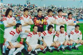 1992 yılında sevilla ile galatasaray arasında oynanan hazırlık maçında oynayan maradona, ortaya koyduğu performansla yine kendine hayran bırakmıştı. Fotografia Alineacion Sevilla Fc Maradona Simeo Sold Through Direct Sale 130995680