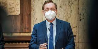 Vojtěch vojtěh běše rodženy v 1967 v gradu čáslav v srědnoj čehiji, kde žil svoje prve lěta, i vojtěch ipa: Breaking Czech Minister Of Health Arenberger Resigns Former Minister Adam Vojtech Tagged To Replace Him Prague Czech Republic