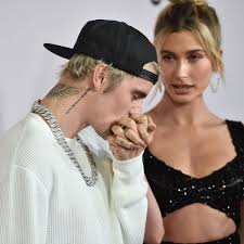 Justin (27) und hailey bieber (24. Justin Bieber Uber Ehefrau Hailey Ich Glaube Sie Ist Die Einzige Die Mit Mir Klarkommt Bunte De