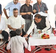 संवेदनशील नेतृत्व की मिसाल: मुख्यमंत्री साय ने दिव्यांग चंदूलाल की सुनी  पुकार, मिनटों में मिला समाधान - Bastar Diary