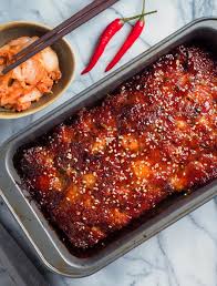 If You Want To Re Invent Your Meatloaf Korean Meatloaf With Gochujang Glaze Is A Great Way To Do It Think Juicy Pork Korean Spice Meatloaf Recipes Gochujang
