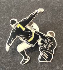 Action images) read more related articles. Brand New Exclusive Eric Cantona Famous Kung Fu Kick Enamel Pin Badge Football Memorabilia Football Club Pin Badges