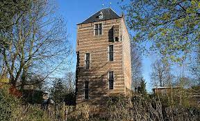 Het bestond uit een groot complex van gebouwen, torens en muren met een slotgracht er. Kasteel Ijsselstein In Ijsselstein Regionaal Uitgelicht
