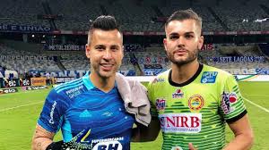 Para coroar a nossa grande participação no baianão 2020, nosso capita, waguinho foi escolhido o melhor volante da competição através de votação popular no site bahia esportiva ️💛💚. Goleiro Do Juazeirense Comemora Encontro Com Fabio E Diz Ter Se Inspirado No Camisa 1 Da Raposa Diario Celeste